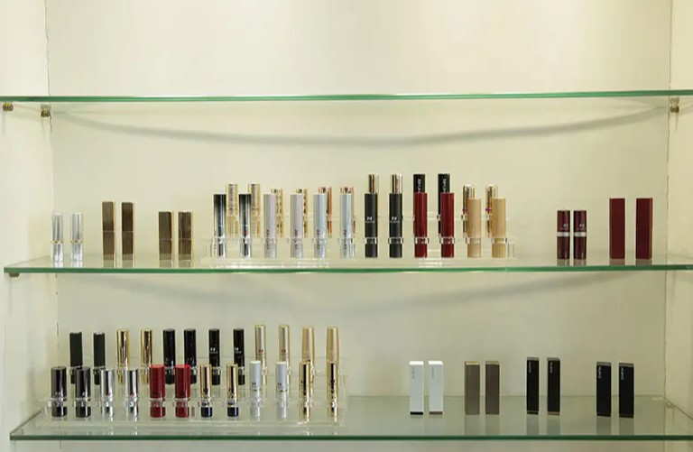 The Science of Mascara Tubes: Hvordan formuleringer og emballasje fungerer sammen
